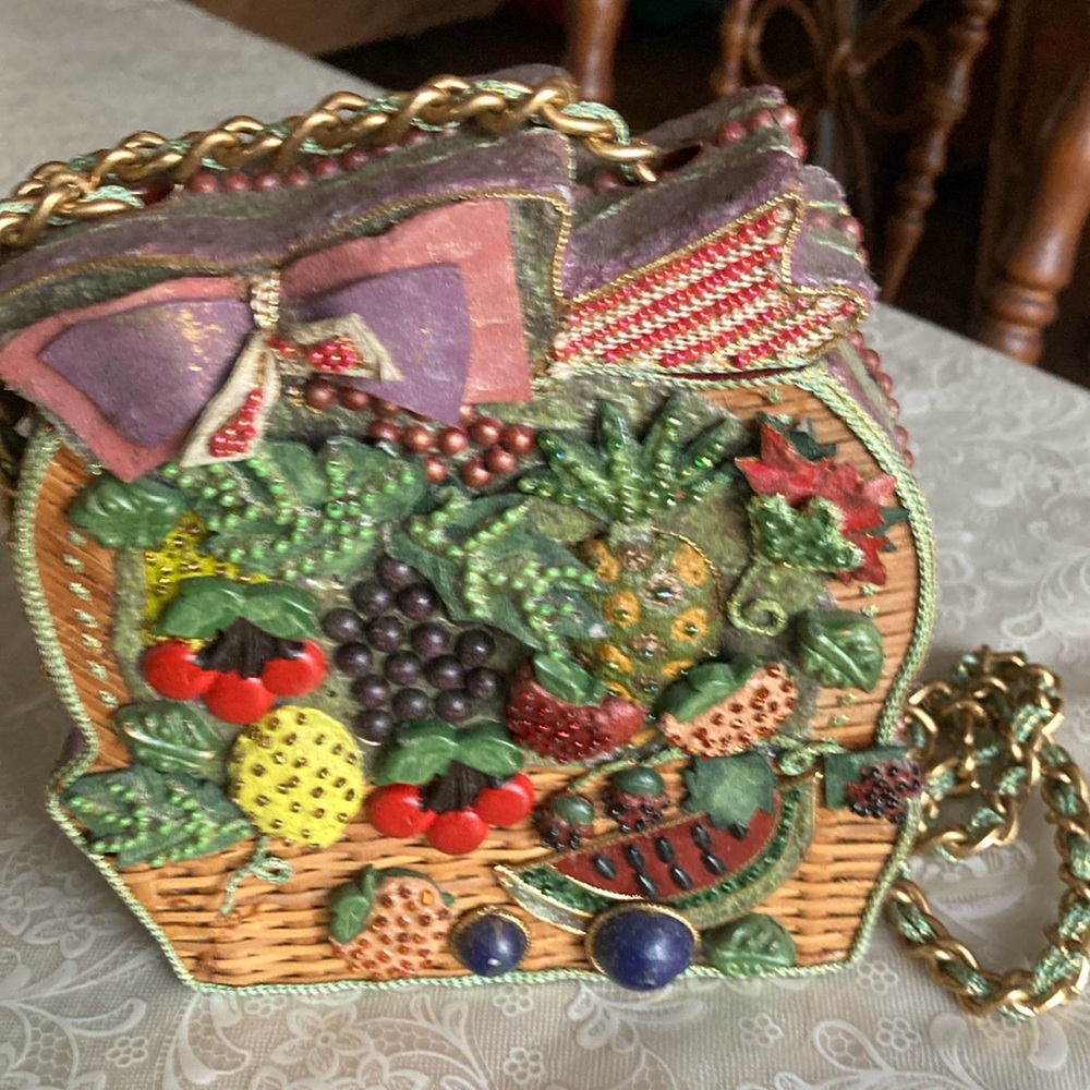 VTG M.FRANCES PURSE, solid frame lift top “ Fruit Basket”, 3D, RARE $90